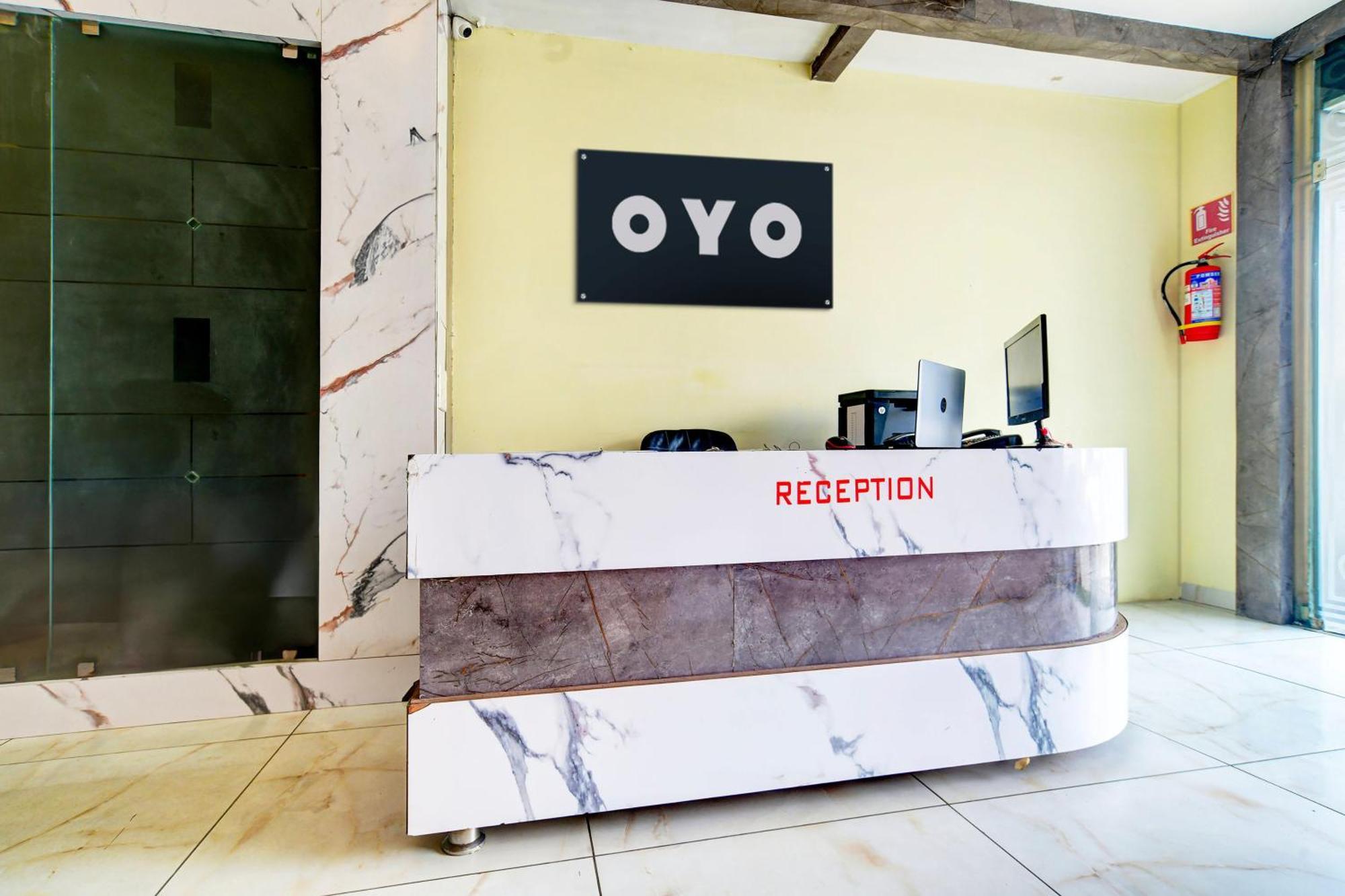 Hotel O Svl Inn Indaur Kültér fotó