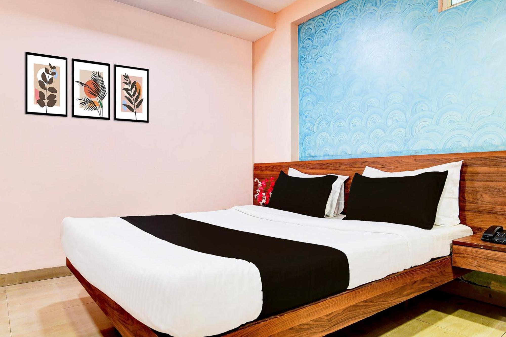 Hotel O Svl Inn Indaur Kültér fotó