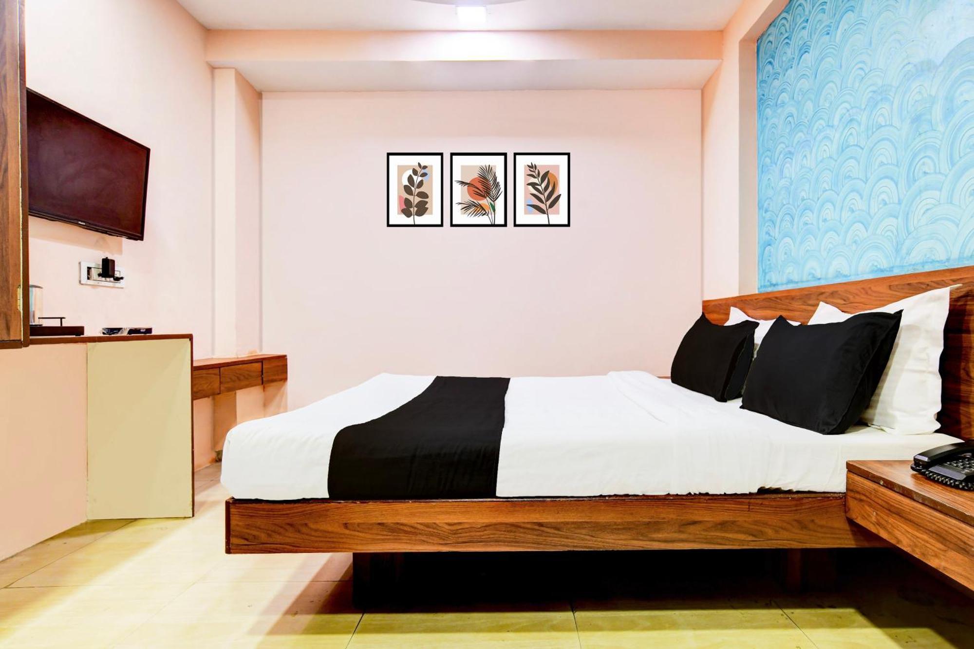 Hotel O Svl Inn Indaur Kültér fotó