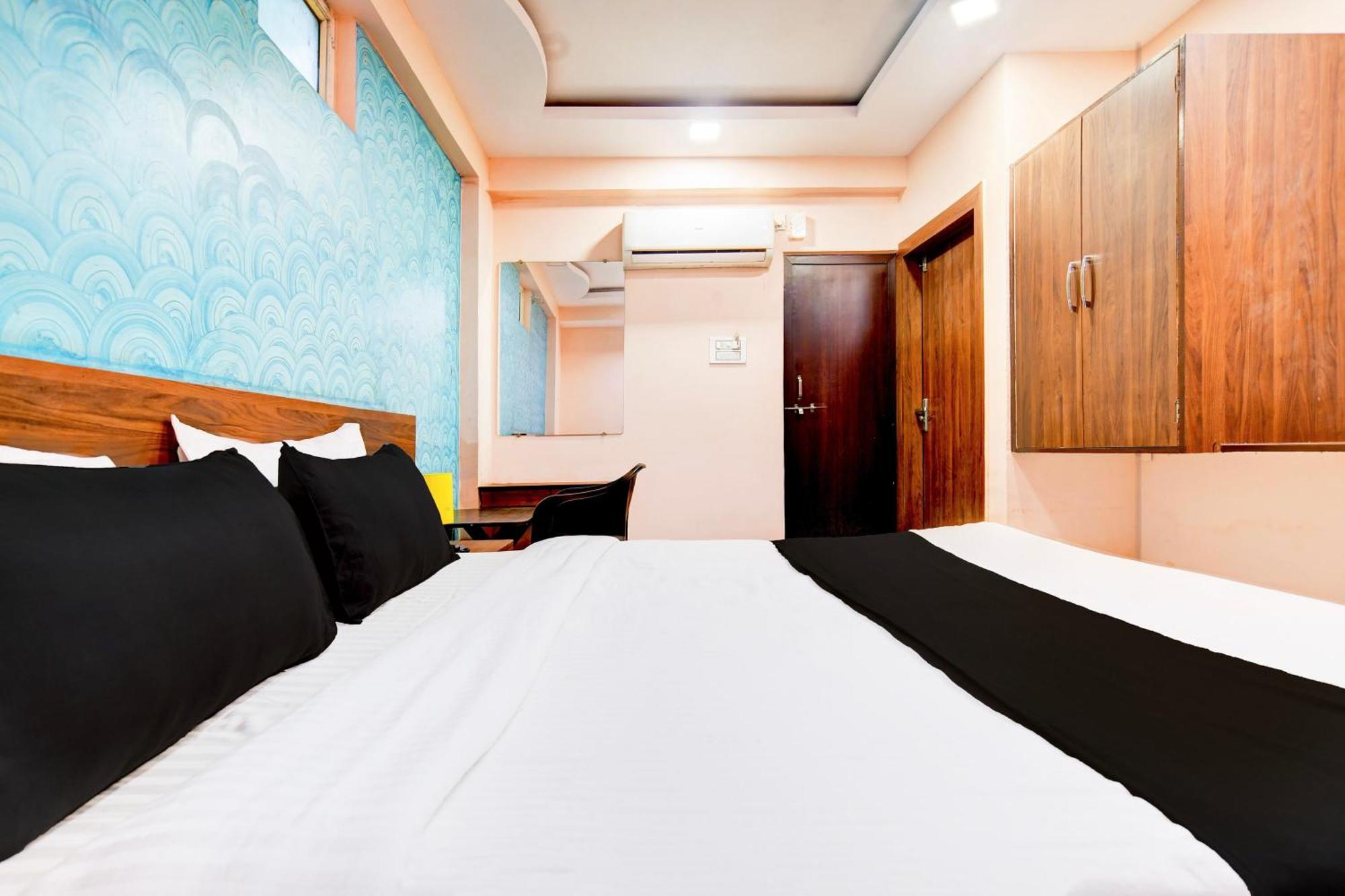 Hotel O Svl Inn Indaur Kültér fotó