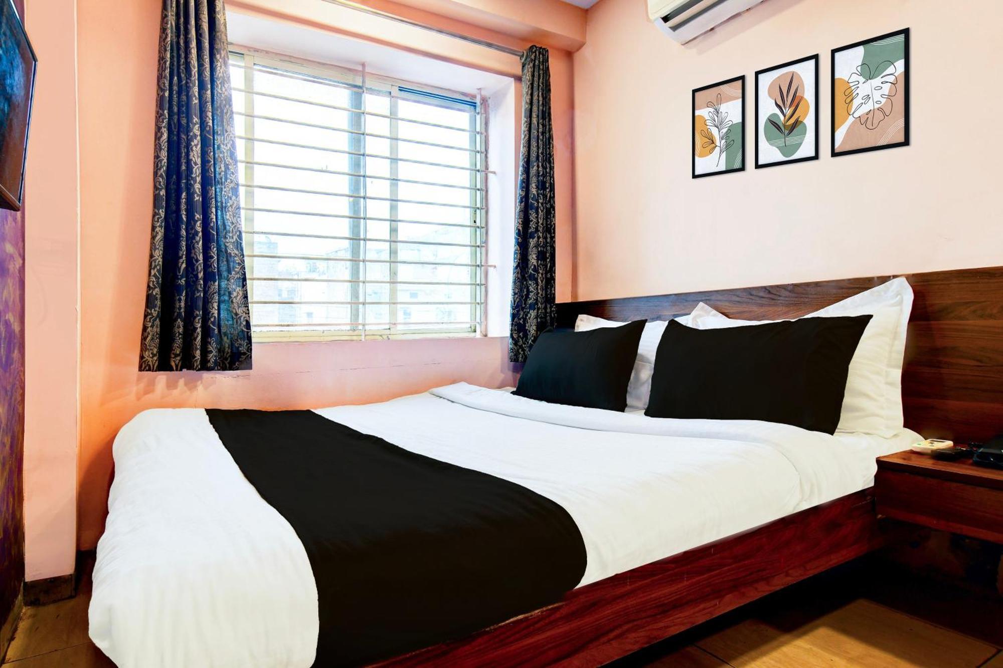 Hotel O Svl Inn Indaur Kültér fotó
